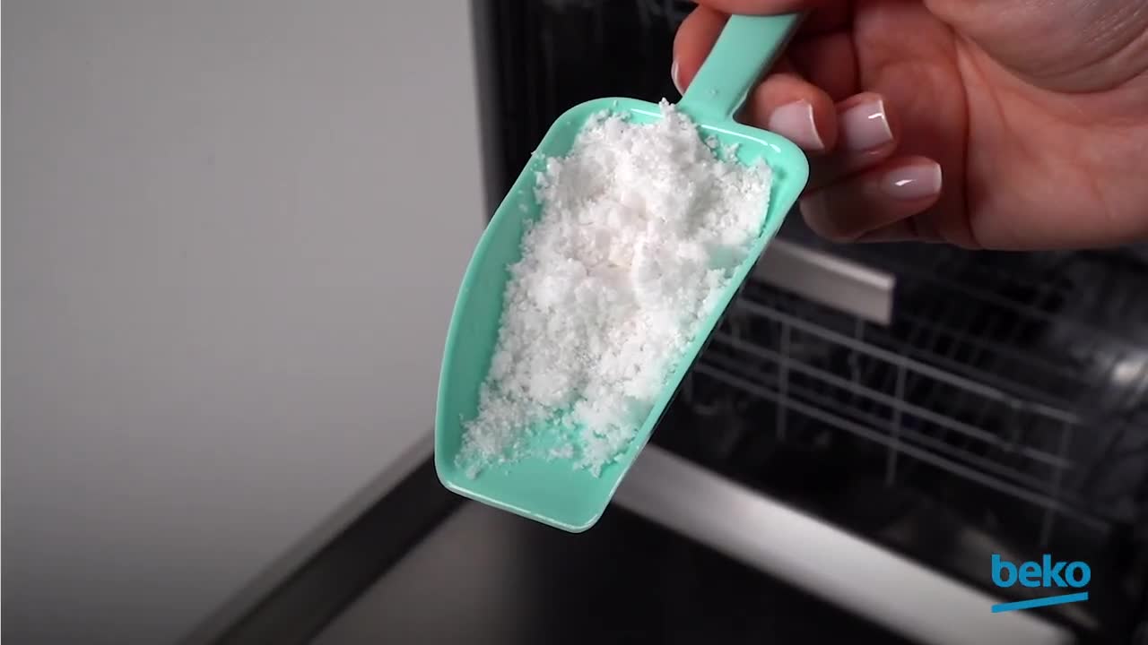 How to store and use powder detergent with my Beko dishwasher?